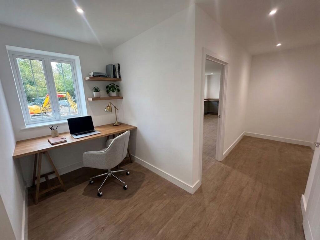 Apartment in Tonbridge - More