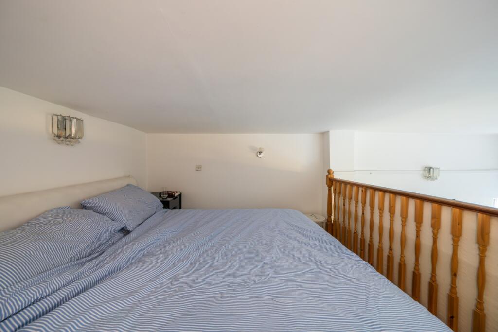 Apartment in London - More