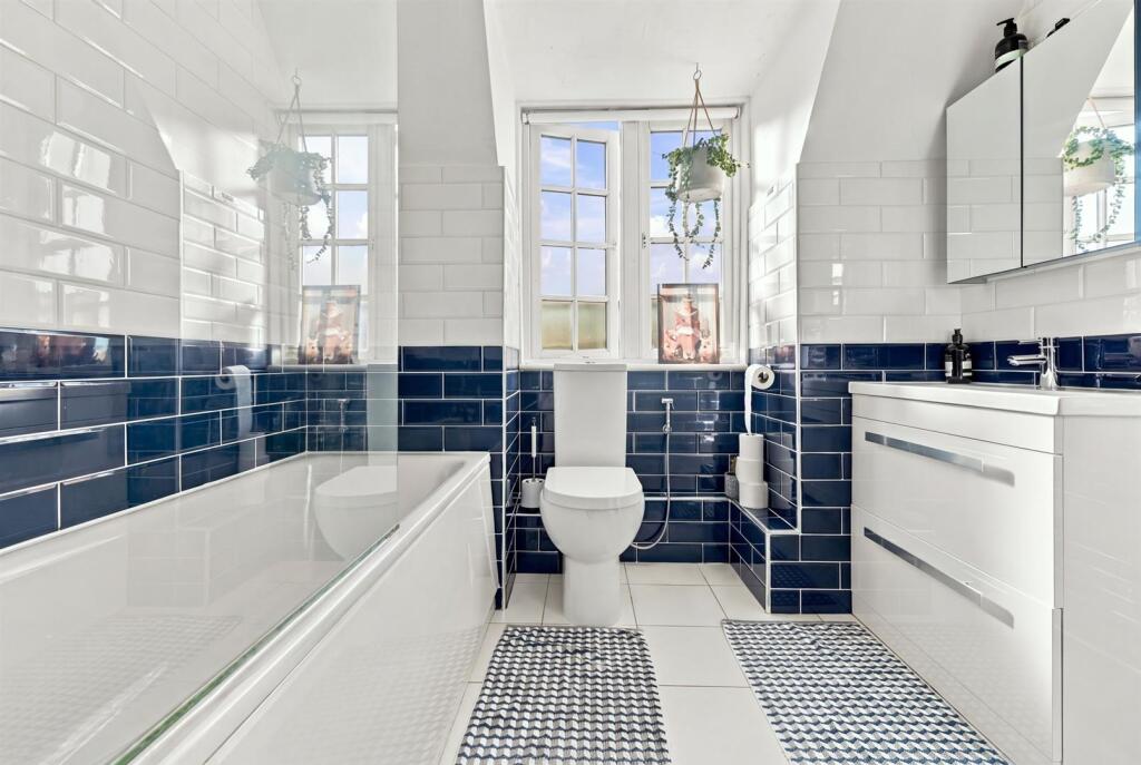 Apartment in London, Bethnal Green - More