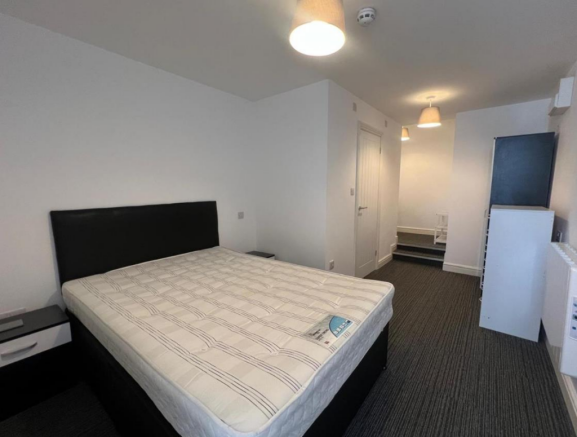 BEDROOM 1.png