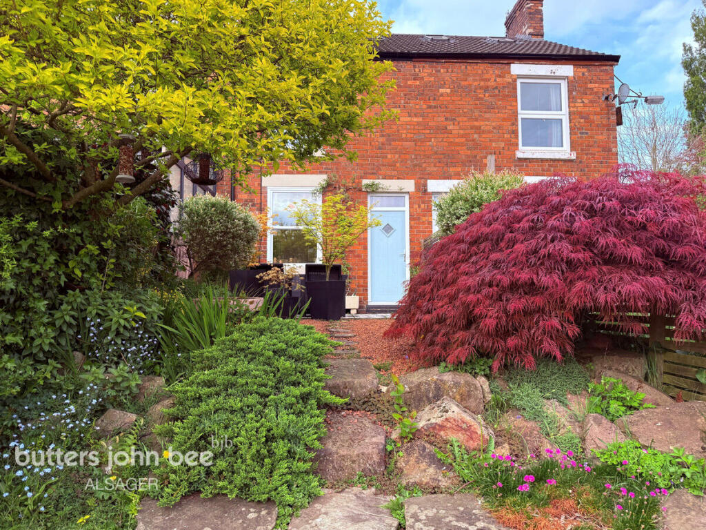 2 bedroom cottage for sale in Farams Road, Rode Heath, ST7