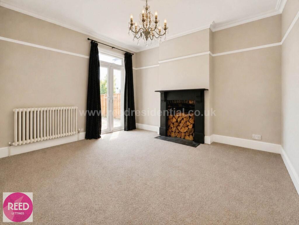 Apartment in Southend-on-Sea - View 5