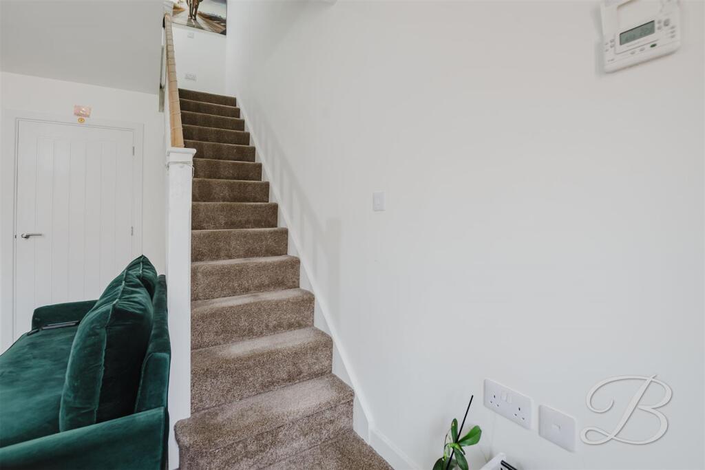 Sandy Grove, Mansfield - More