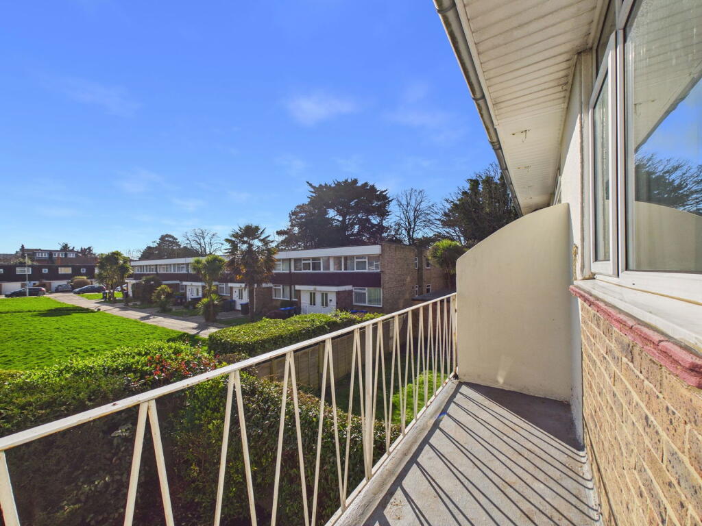 Apartment in Worthing, West Sussex - View 5