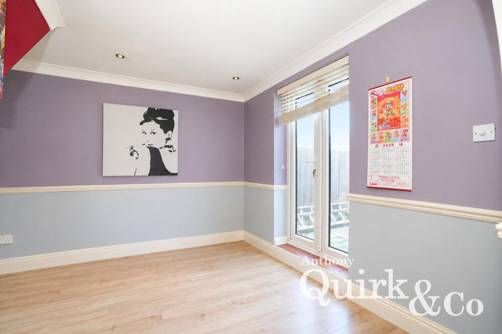 House in Southend-on-Sea - View 5