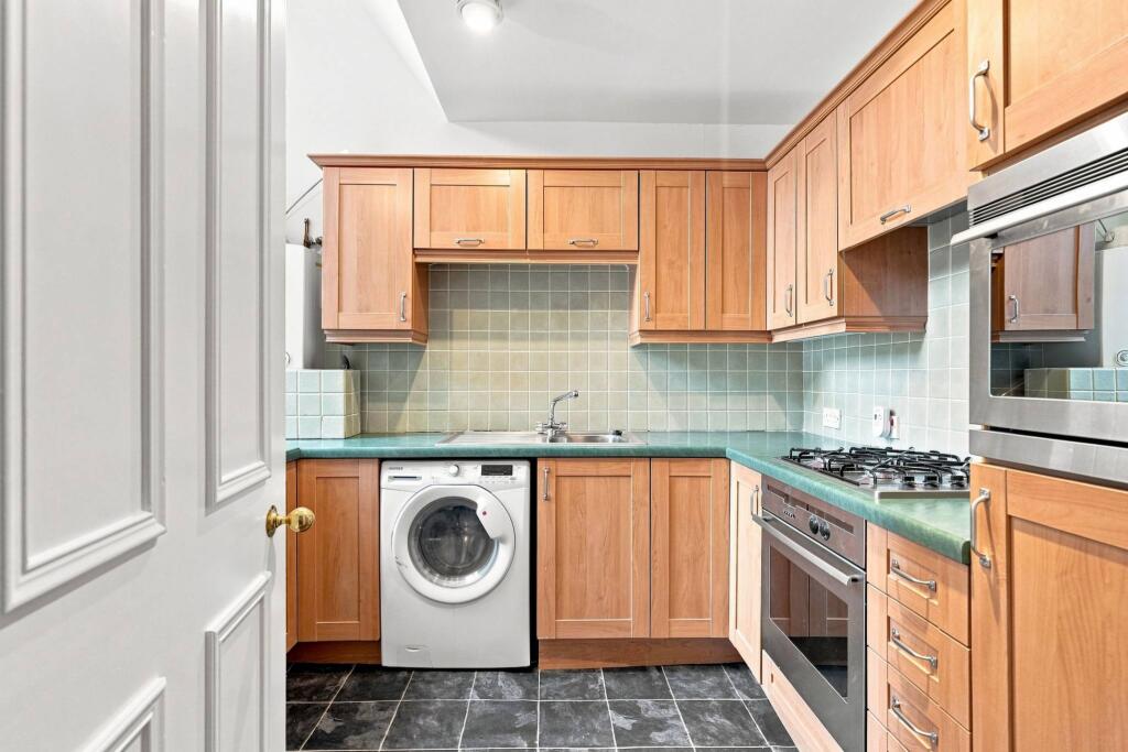 Apartment in Edinburgh - More