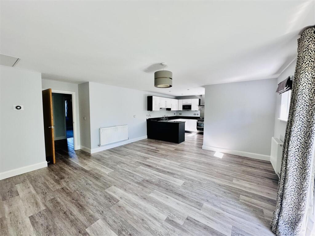 Apartment in Vale of White Horse, Great Faringdon - View 3