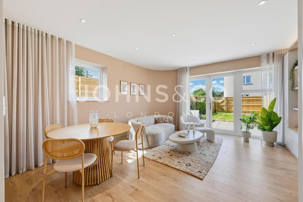 House in London - View 2