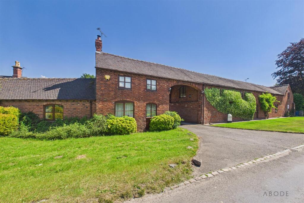 3-bed house on Manor Cottage, Chartley Manor Mews, Chartley, Stafford, £475,000