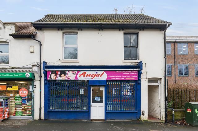 2-bed flat on London Road, Camberley, £350,000
