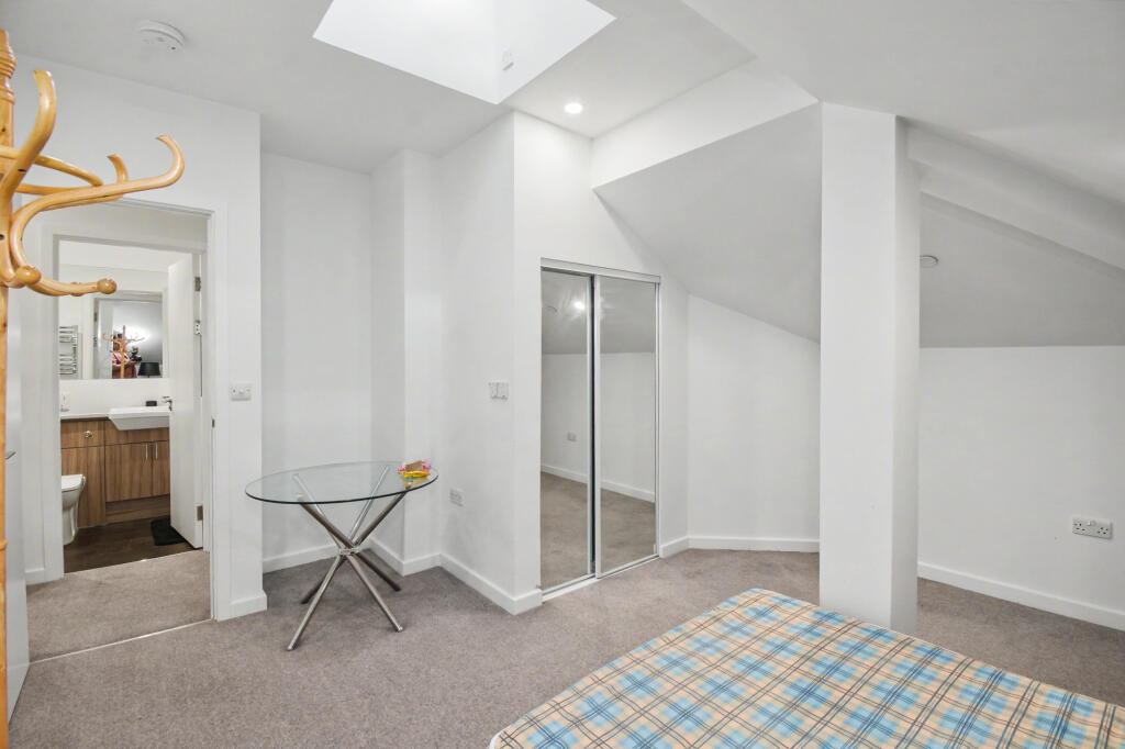Apartment in Twickenham - View 5