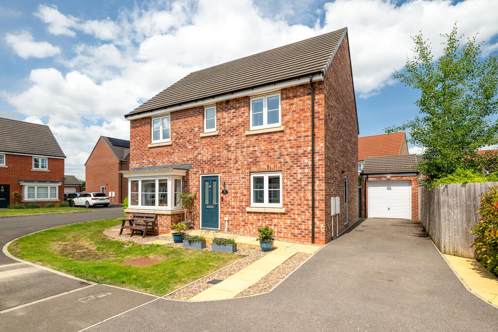 Main image of property: 5 Fishponds Way, Welton, Lincoln, Lincolnshire, LN2 3RR