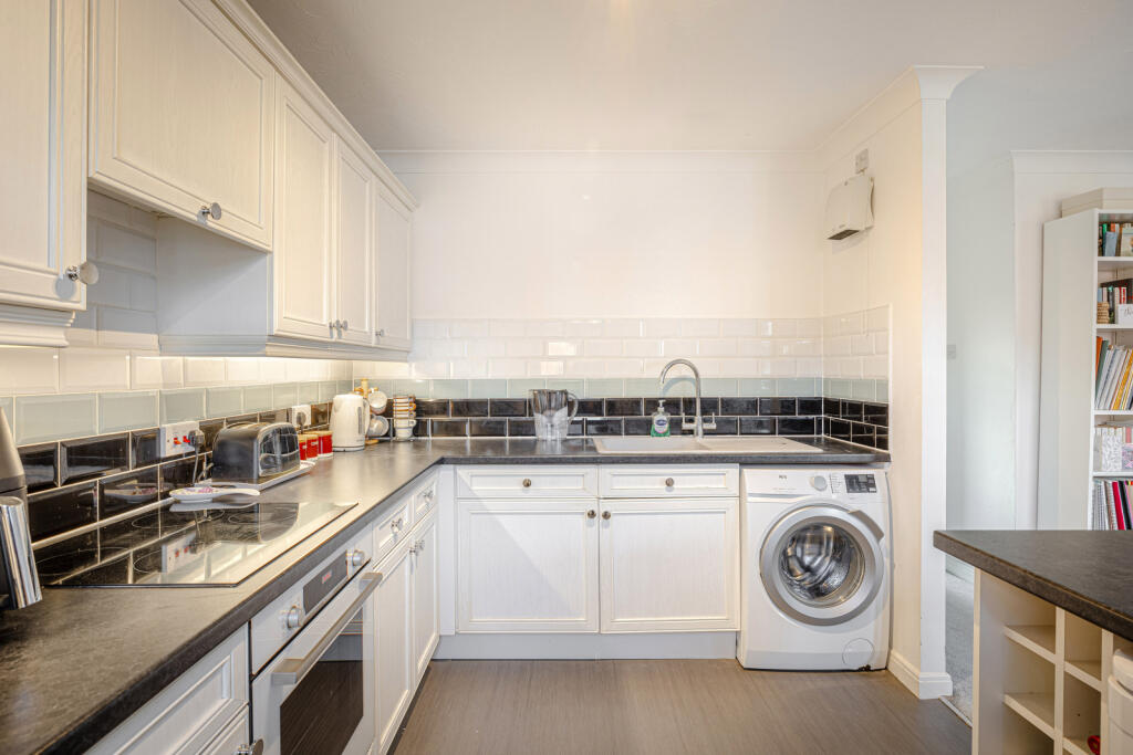 Apartment in Bishop's Stortford, Hockerill - View 4