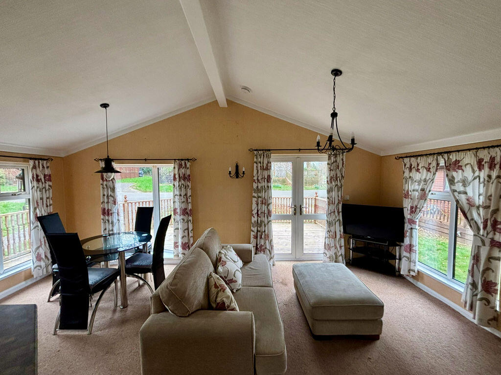 Holiday Lodge in The Surrey Hills photo 2