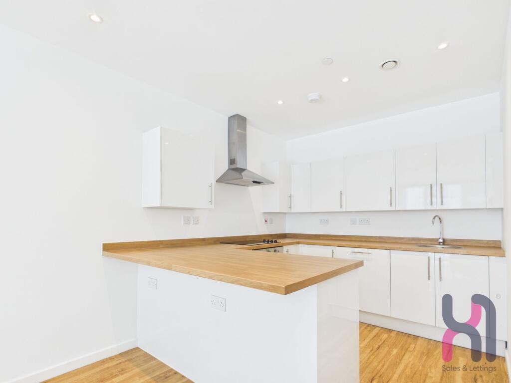 Apartment in Gillingham, Medway - More