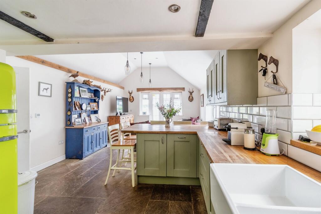 House in Bath, Southwick - View 6