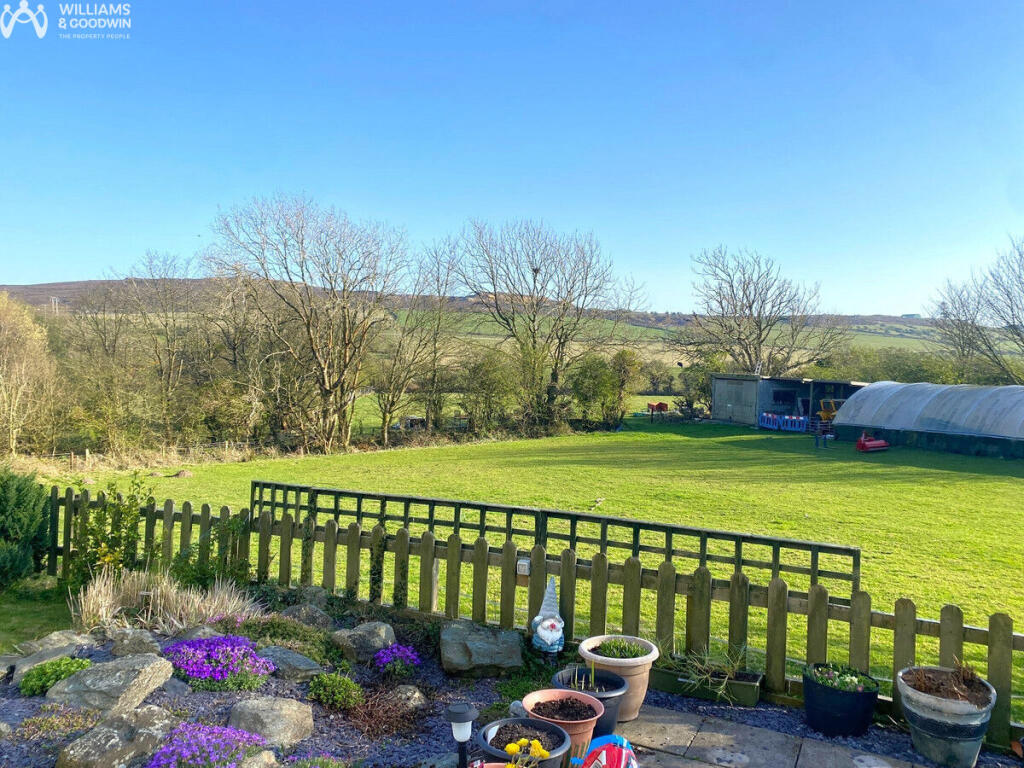 Pentrefelin, Amlwch, Anglesey, LL68 photo 2