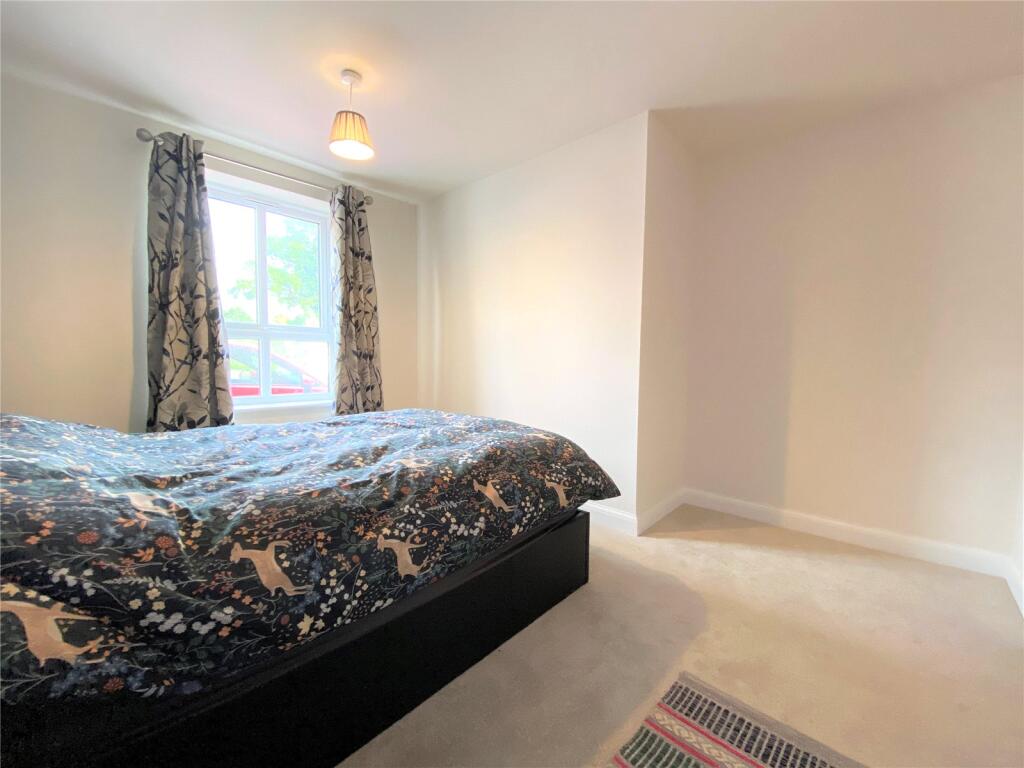 Heron House, Seamington Strand, Old Town, SN1 photo 4