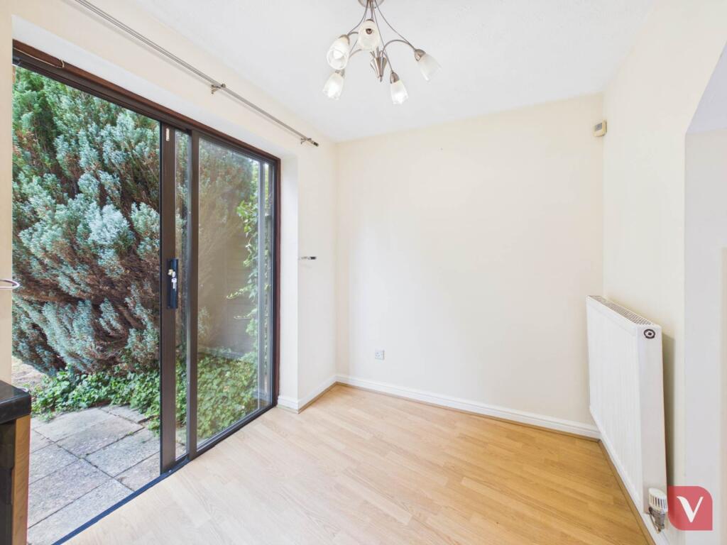 House in Luton - View 3