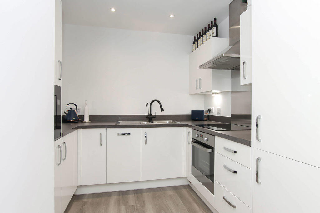 Apartment in Dacorum, Hertfordshire - View 3