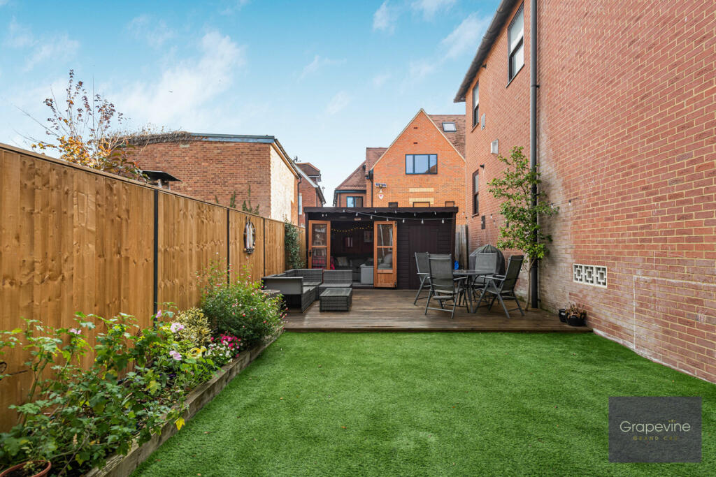 Old Mill Court, Twyford, RG10 photo 4