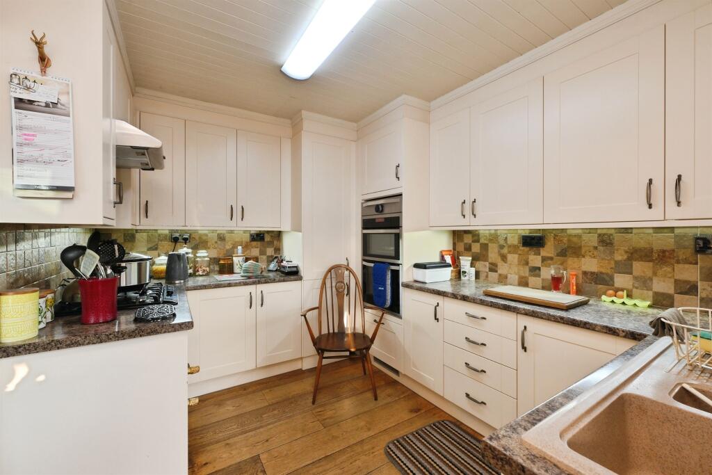 Hertford Road, HODDESDON photo 4