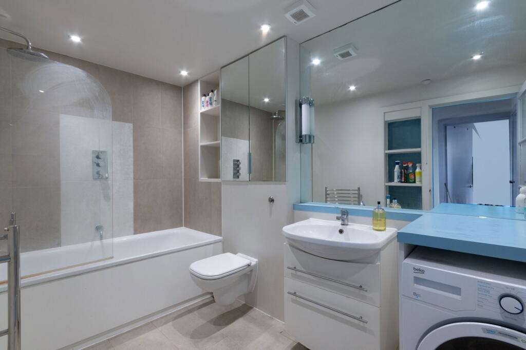 Apartment in London - View 5