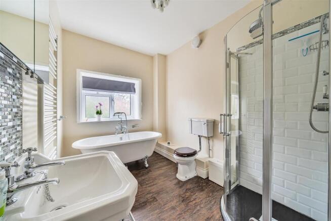 The Promenade Bathroom