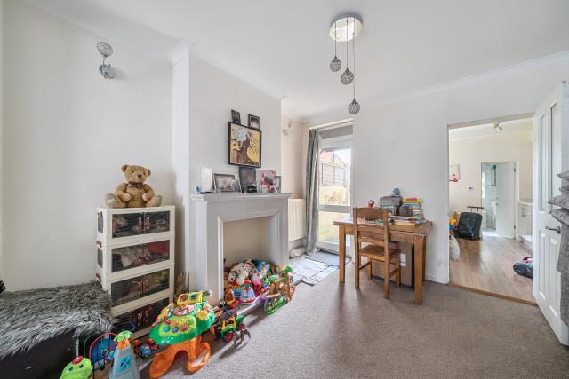 Lawrence Road, Tilehurst, Reading – pohled 3