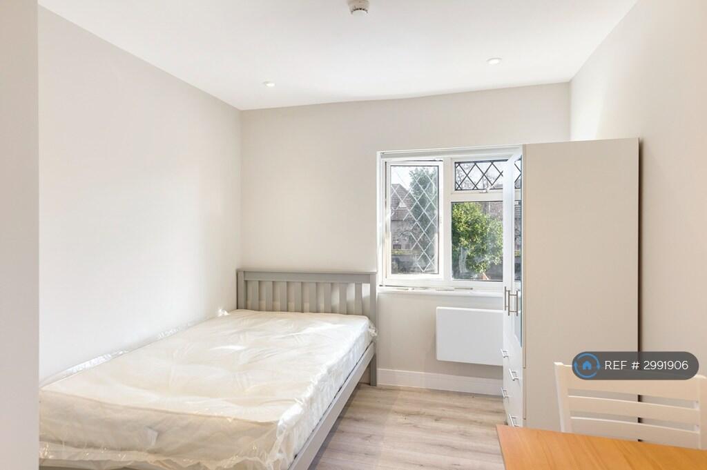 Main image of property: St Chads Road, Tilbury, RM18