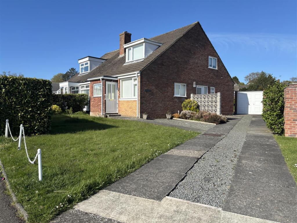 Main image of property: Rhoshendre, Waunfawr, Aberystwyth