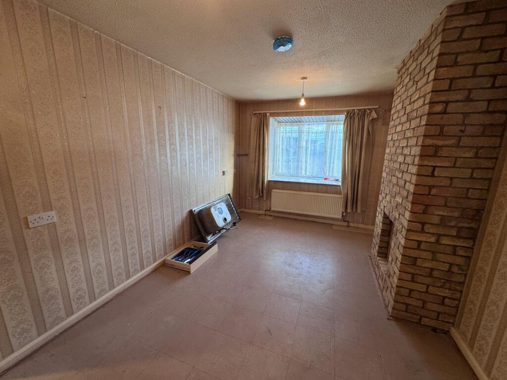 50 Bushmead Road, Eaton Socon, St. Neots PE19 8GR photo 4