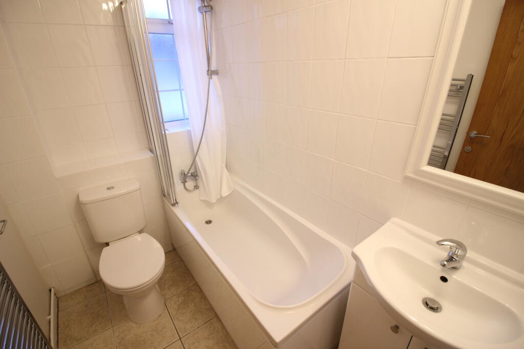 Apartment in Watford - View 4