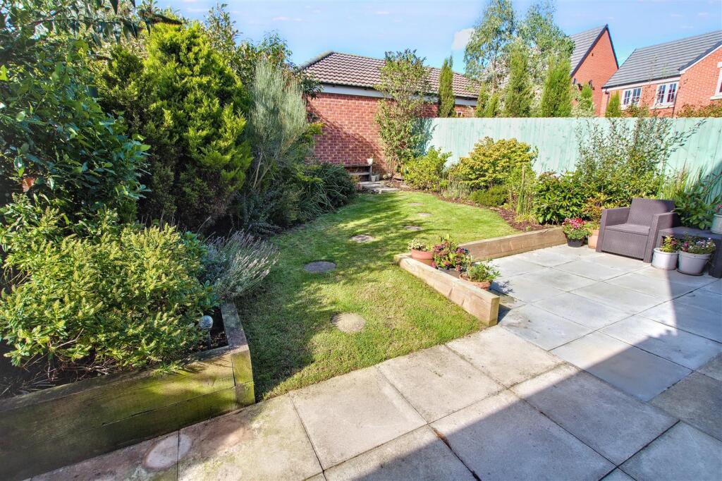House in Darlington - More