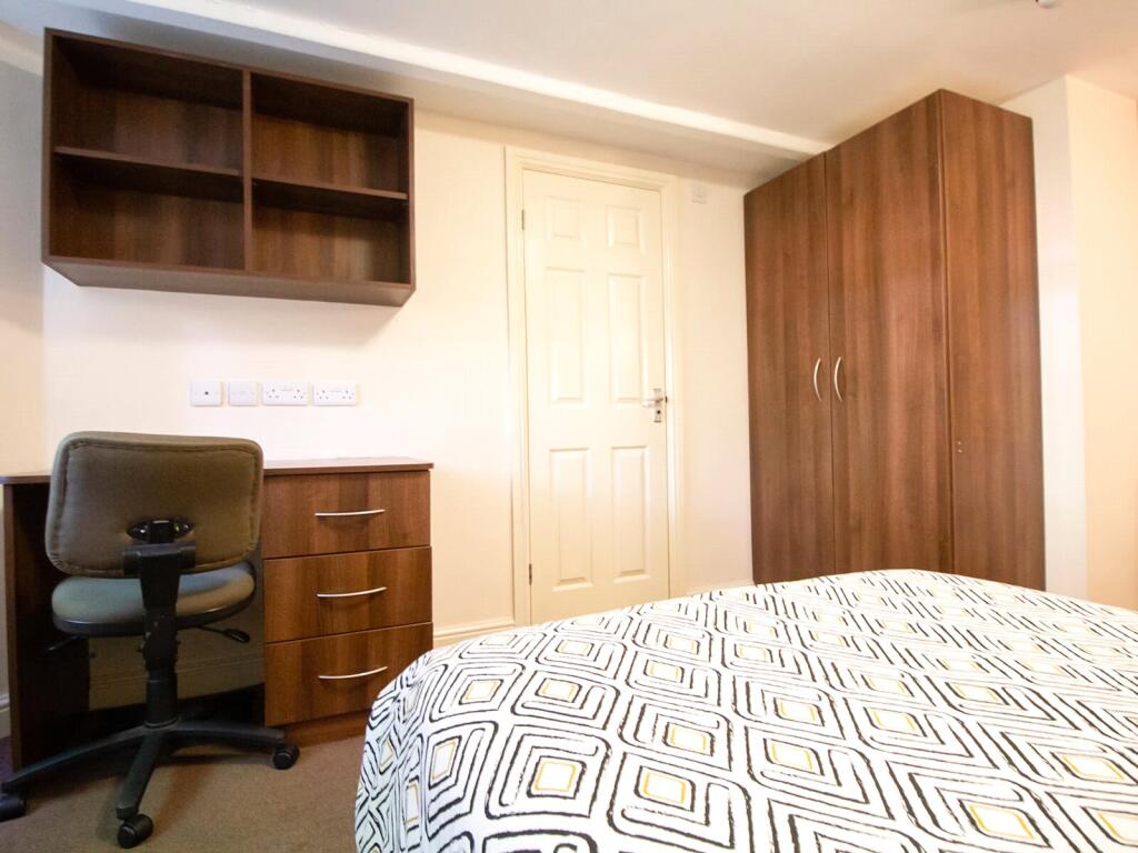 Main image of property: Apt 5C, 8 Springfield Mount #736399