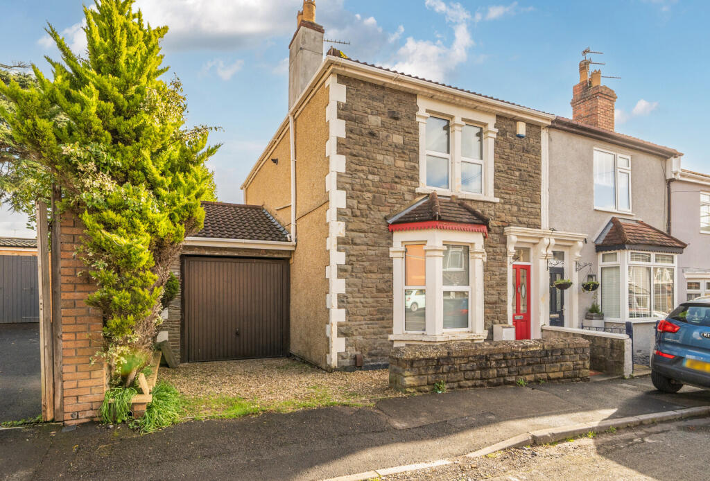 Main image of property: Edgeware Road, Staple Hill, Bristol, South Gloucestershire, BS16