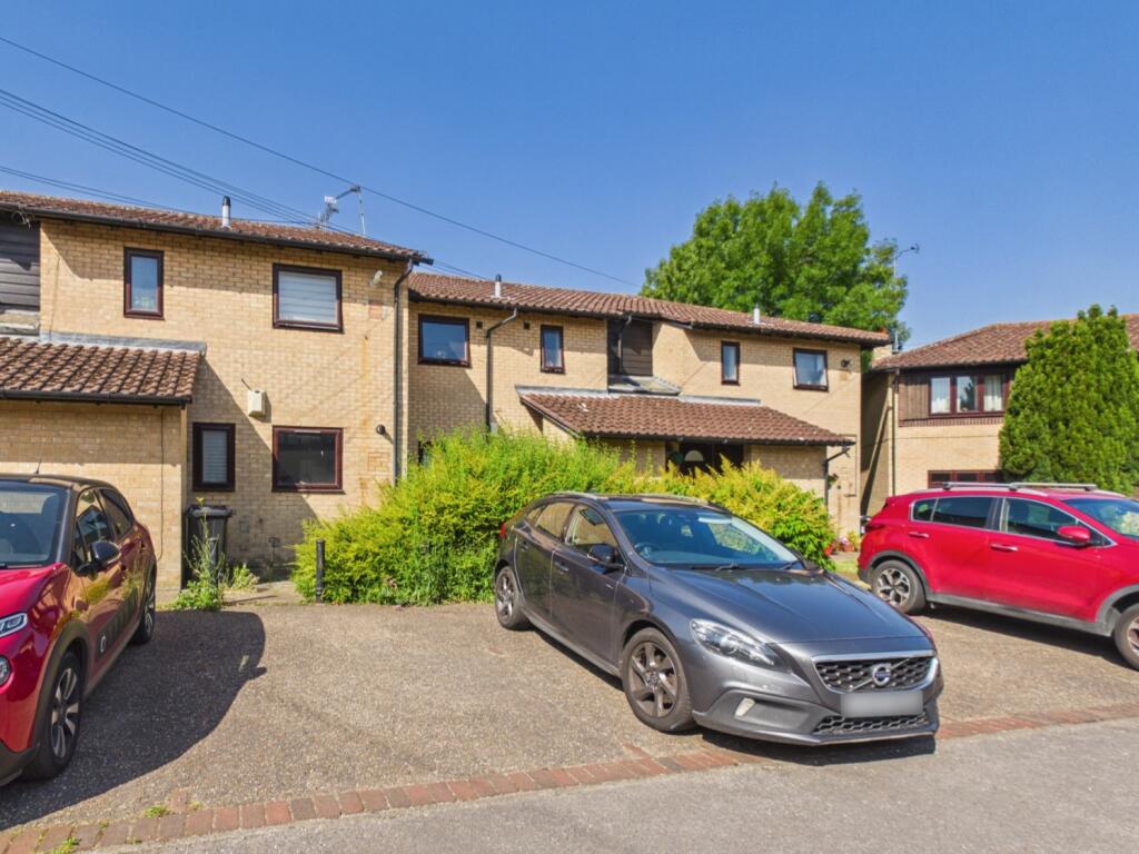 Apartment in Basildon, Queens Park, Billericay - View 2