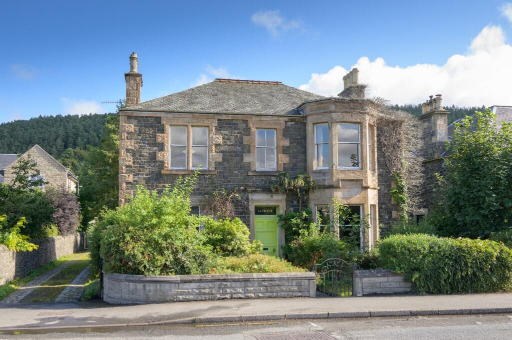 Main image of property: Altrive, Innerleithen Road, Peebles, Scottish Borders, EH45