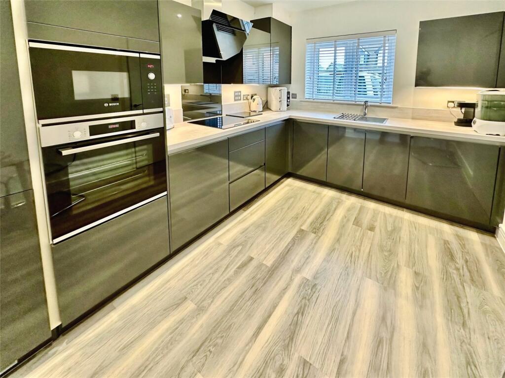 Millet Road, Finchwood Park, Wokingham photo 2