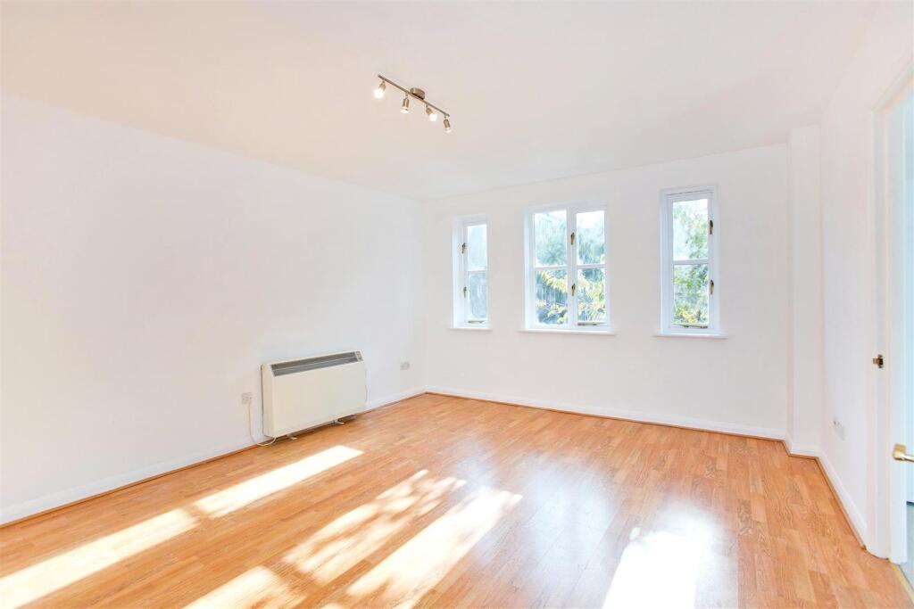 Apartment in London - View 4