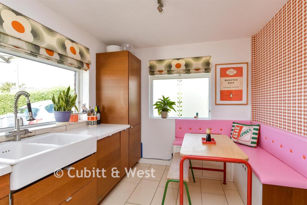 House in Brighton - View 5