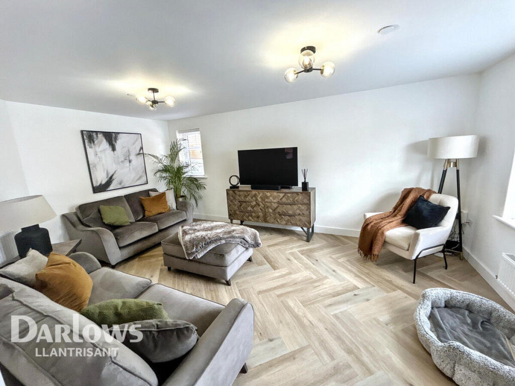 Main image of property: Comin y Coed, Tonyrefail