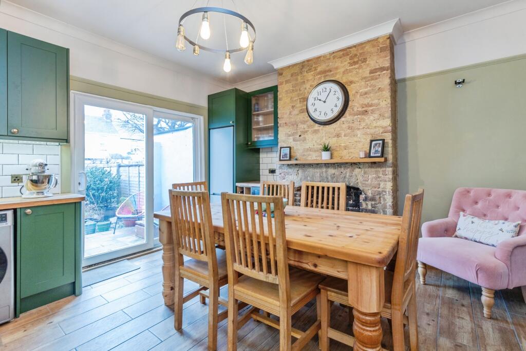 House in Gillingham, Twydall - View 5
