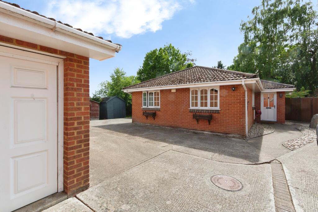 House in Surrey Heath, Lightwater, Windlesham