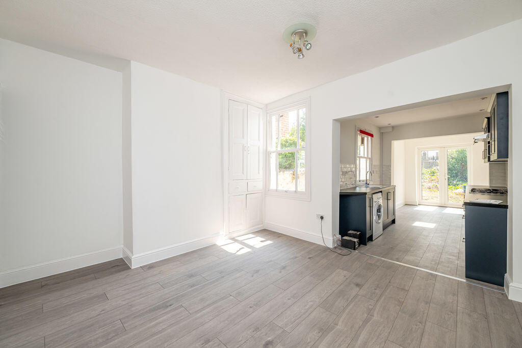 House in Wolverhampton, Tettenhall - View 4
