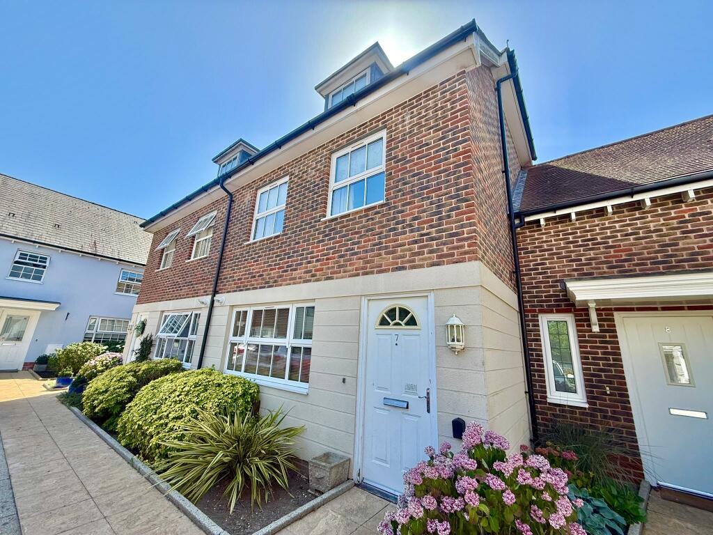 Main image of property: The Retreat, Southbourne