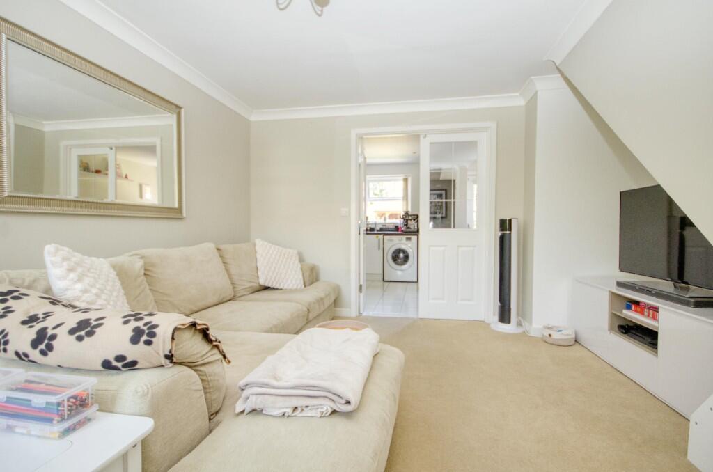 Barrowfields Close, West End, Hampshire, SO30 photo 3