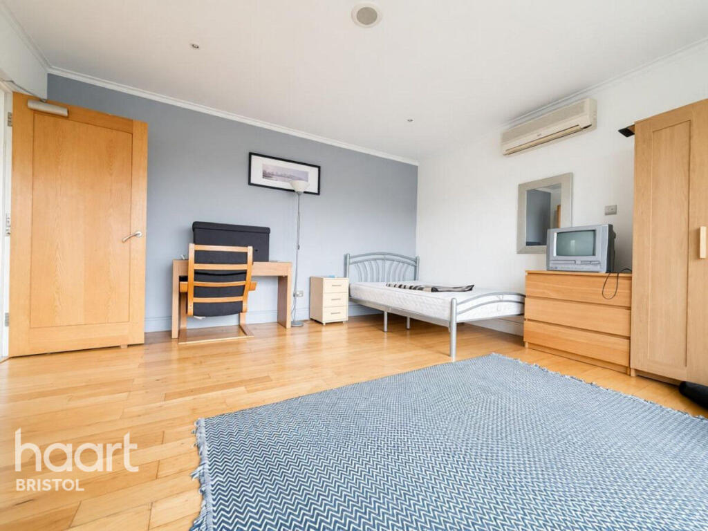 Apartment in Bristol, Finzels Reach, Redcliffe - View 3
