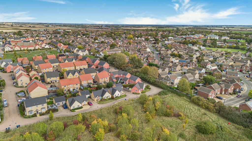 Woollard Walk, Sawtry, Cambrigeshire. photo 4