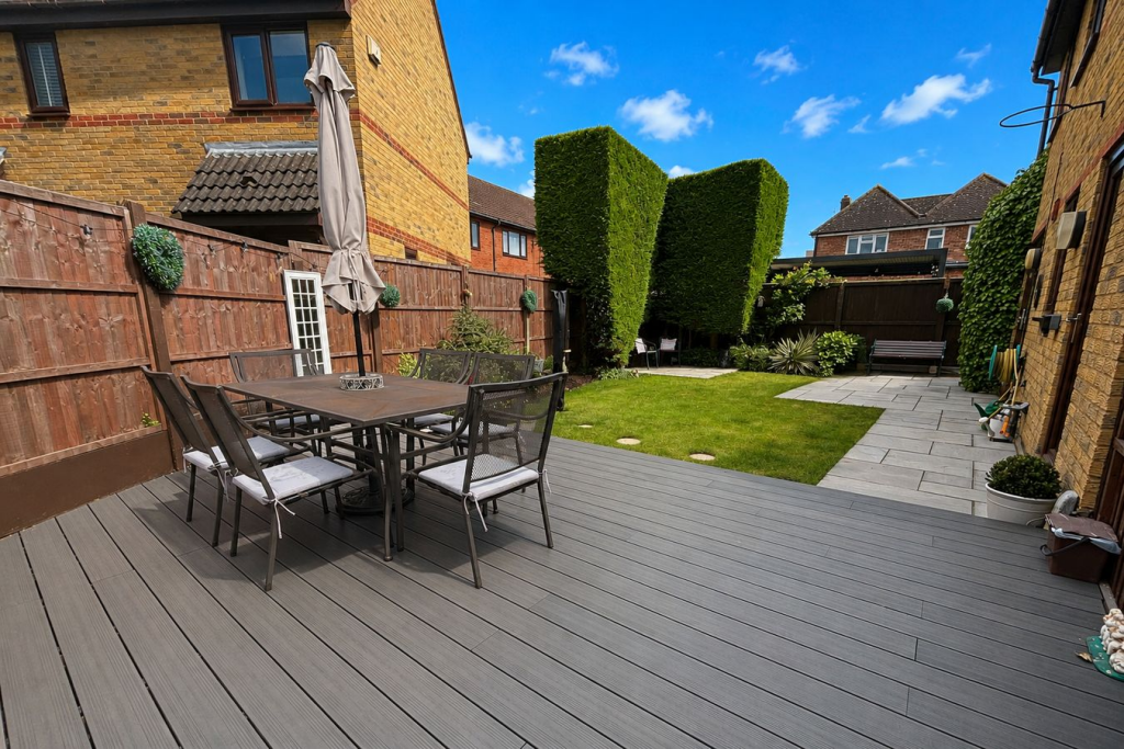 Hunters Close, Stotfold, Hitchin, SG5 photo 3